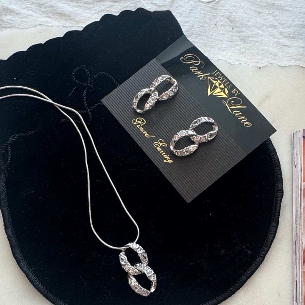 Beautiful Silver Tone Necklace And Earring Set With Stunning Czs